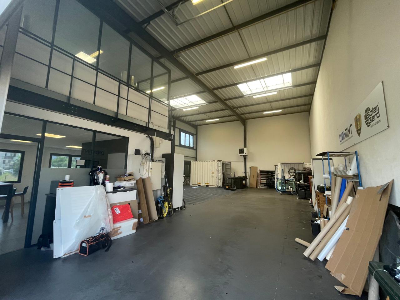 Local d'activité Saint-Fons 268m² Location local d'activité Saint-Fons Rhône OLACT2532770 1